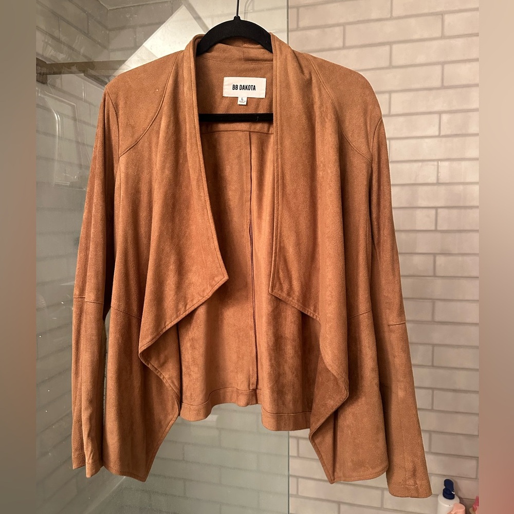BB Dakota faux suede draped jacket. Size L, camel color.